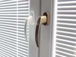 Kľučka okenná MTS s kľúčikom BRONZ EF04